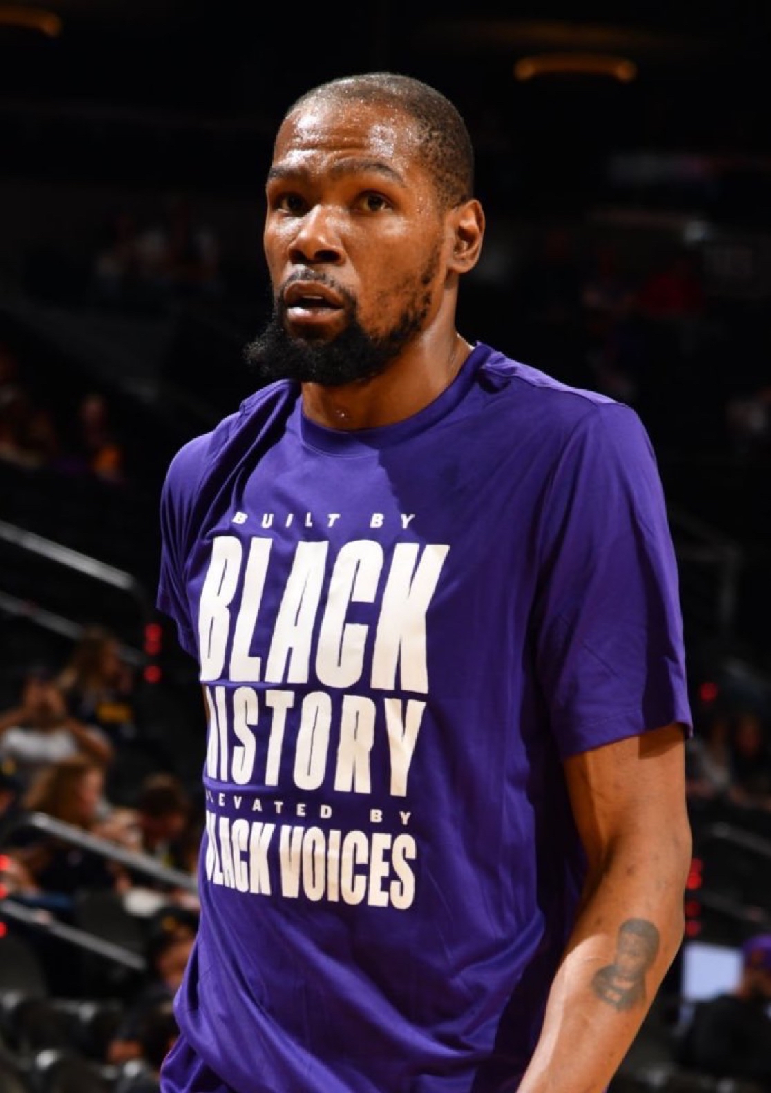 尤其是一个 尤其是一个