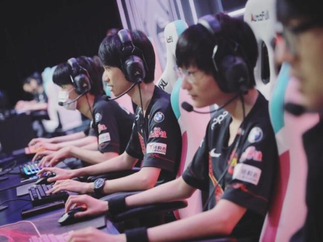 让对手顾此 让对手顾此