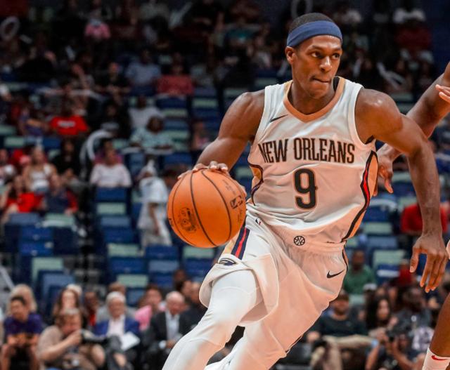 [NBA]拉塞尔中路突破妙传 海斯滑翔单臂空接.