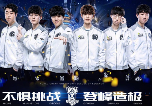 [NBA]拉塞尔中路突破妙传 海斯滑翔单臂空接.