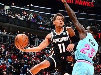 而湖人半场 而湖人半场